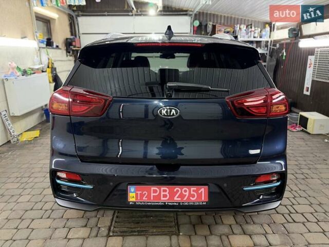 Синій Кіа Niro, об'ємом двигуна 0 л та пробігом 144 тис. км за 18799 $, фото 10 на Automoto.ua