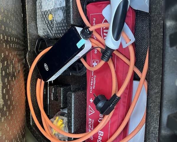 Синій Кіа Niro, об'ємом двигуна 0 л та пробігом 84 тис. км за 18500 $, фото 28 на Automoto.ua