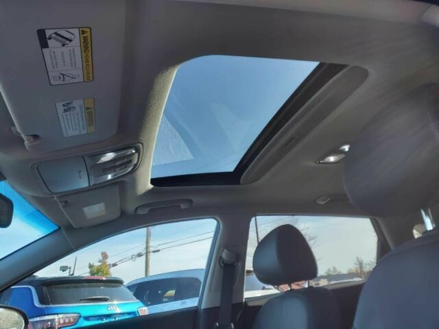 Синій Кіа Niro, об'ємом двигуна 0 л та пробігом 45 тис. км за 9500 $, фото 8 на Automoto.ua