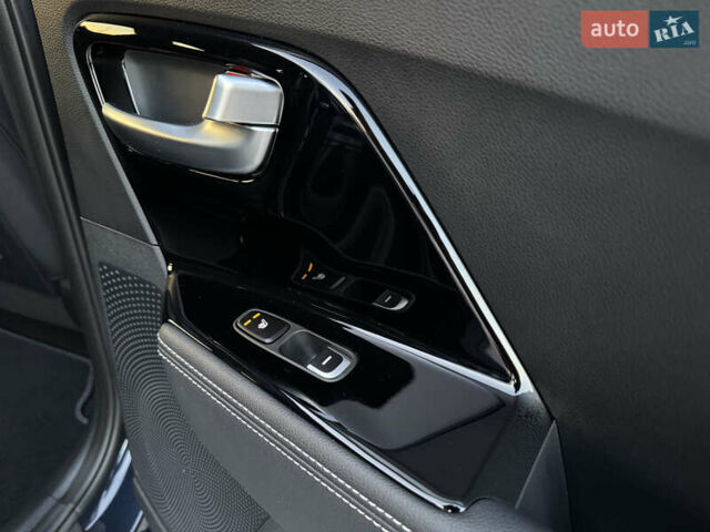 Синий Киа Niro, объемом двигателя 0 л и пробегом 130 тыс. км за 18900 $, фото 68 на Automoto.ua