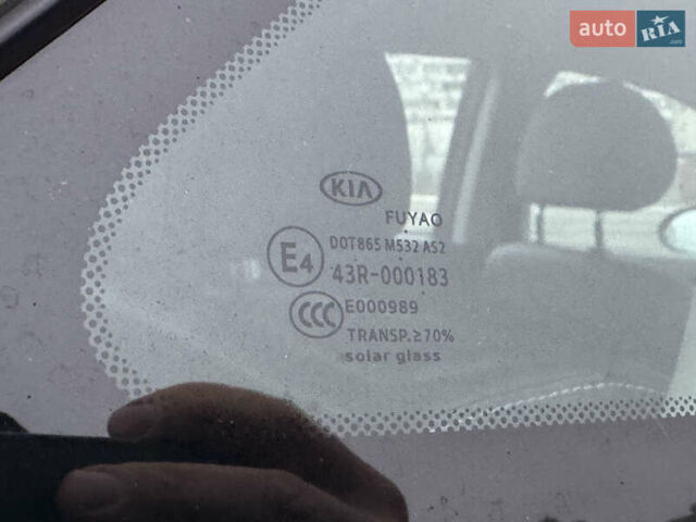 Синій Кіа Niro, об'ємом двигуна 0 л та пробігом 133 тис. км за 18900 $, фото 64 на Automoto.ua