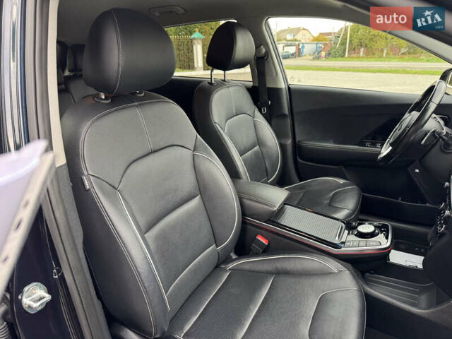 Синий Киа Niro, объемом двигателя 0 л и пробегом 156 тыс. км за 18800 $, фото 67 на Automoto.ua