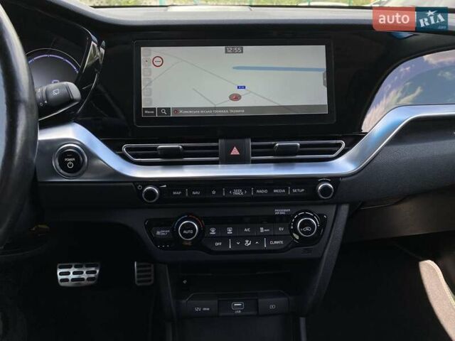 Синій Кіа Niro, об'ємом двигуна 0 л та пробігом 97 тис. км за 21950 $, фото 46 на Automoto.ua
