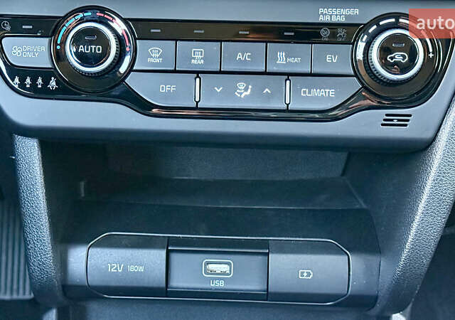 Синій Кіа Niro, об'ємом двигуна 0 л та пробігом 71 тис. км за 19700 $, фото 21 на Automoto.ua