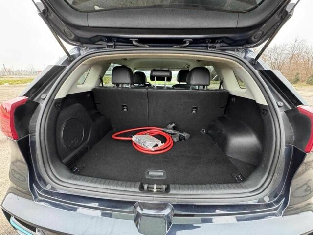 Синій Кіа Niro, об'ємом двигуна 0 л та пробігом 155 тис. км за 19900 $, фото 18 на Automoto.ua