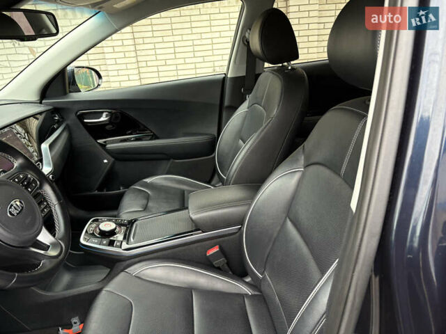 Синий Киа Niro, объемом двигателя 0 л и пробегом 115 тыс. км за 19900 $, фото 27 на Automoto.ua
