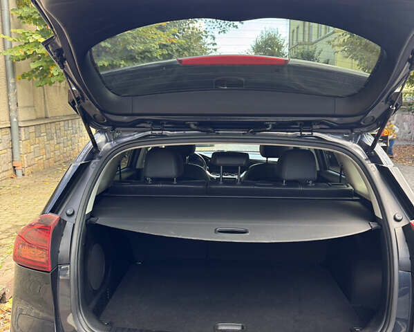 Синий Киа Niro, объемом двигателя 0 л и пробегом 156 тыс. км за 18650 $, фото 20 на Automoto.ua