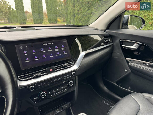 Киа Niro 2020 в Дубно на Automoto.ua Синий Киа Niro, объемом двигателя 0 л и пробегом 156 тыс. км за 19200 $, фото 62 на Automoto.ua