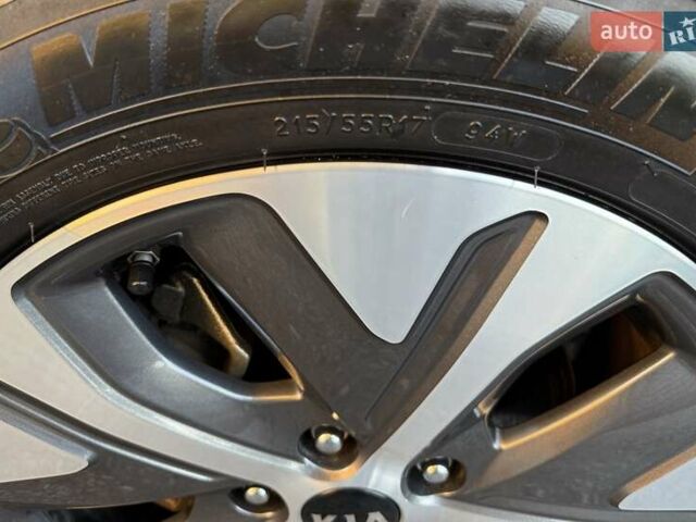 Синий Киа Niro, объемом двигателя 0 л и пробегом 138 тыс. км за 18350 $, фото 41 на Automoto.ua