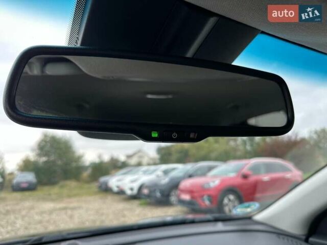 Синий Киа Niro, объемом двигателя 0 л и пробегом 117 тыс. км за 19900 $, фото 12 на Automoto.ua