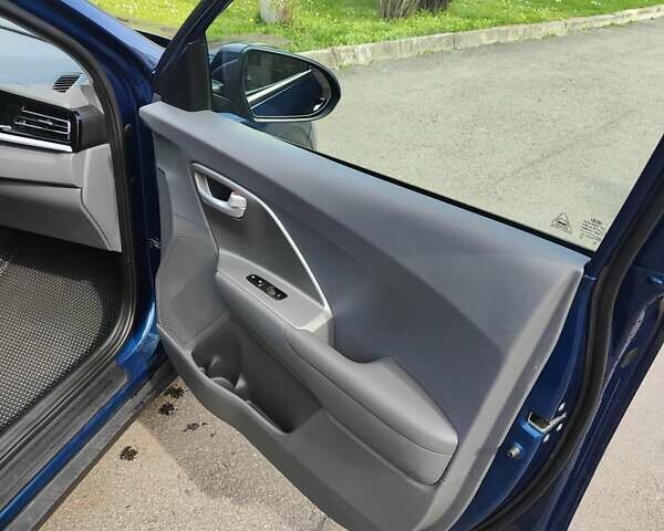 Кіа Niro 2020 у Рівному на Automoto.ua Синій Кіа Niro, об'ємом двигуна 1.58 л та пробігом 22 тис. км за 22000 $, фото 17 на Automoto.ua