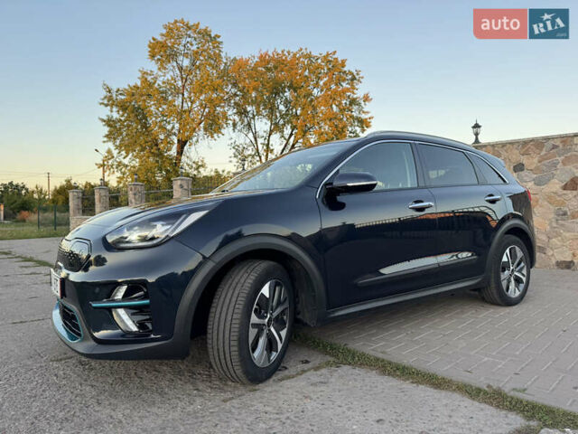 Синий Киа Niro, объемом двигателя 0 л и пробегом 123 тыс. км за 18900 $, фото 3 на Automoto.ua