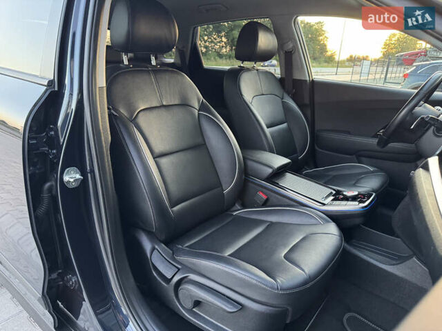 Синий Киа Niro, объемом двигателя 0 л и пробегом 130 тыс. км за 18900 $, фото 66 на Automoto.ua