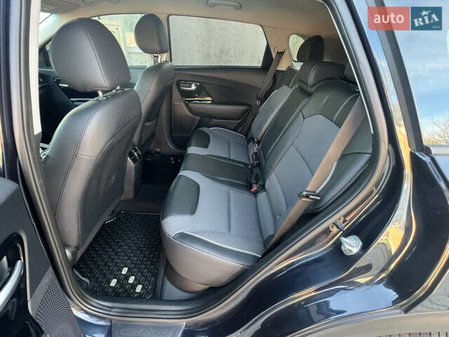 Синий Киа Niro, объемом двигателя 0 л и пробегом 92 тыс. км за 18799 $, фото 43 на Automoto.ua