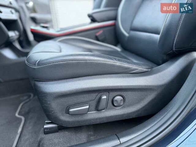 Синій Кіа Niro, об'ємом двигуна 0 л та пробігом 81 тис. км за 19350 $, фото 64 на Automoto.ua