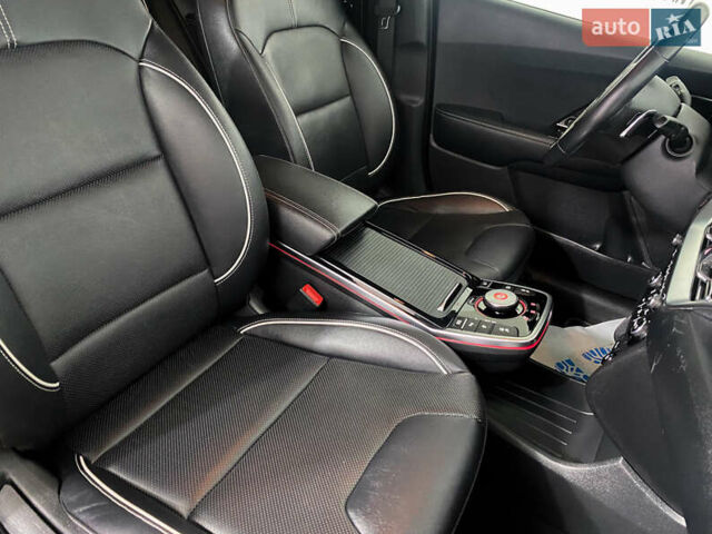 Синій Кіа Niro, об'ємом двигуна 0 л та пробігом 101 тис. км за 20950 $, фото 20 на Automoto.ua