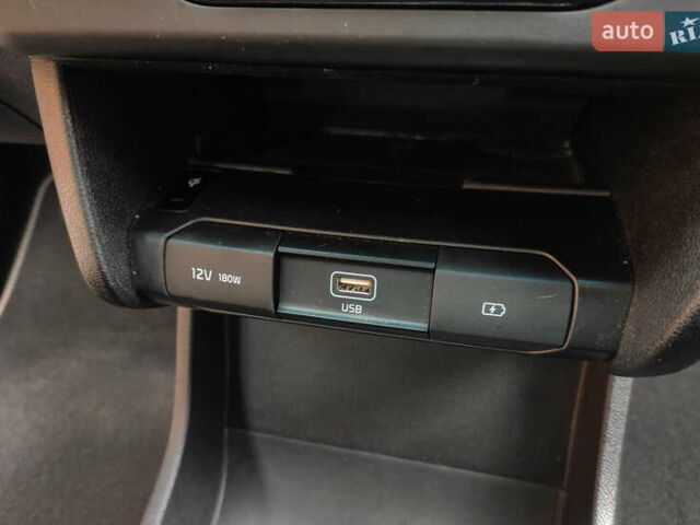 Синий Киа Niro, объемом двигателя 0 л и пробегом 131 тыс. км за 19500 $, фото 44 на Automoto.ua