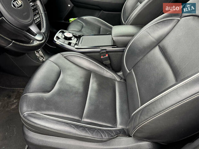 Синий Киа Niro, объемом двигателя 0 л и пробегом 125 тыс. км за 18500 $, фото 15 на Automoto.ua
