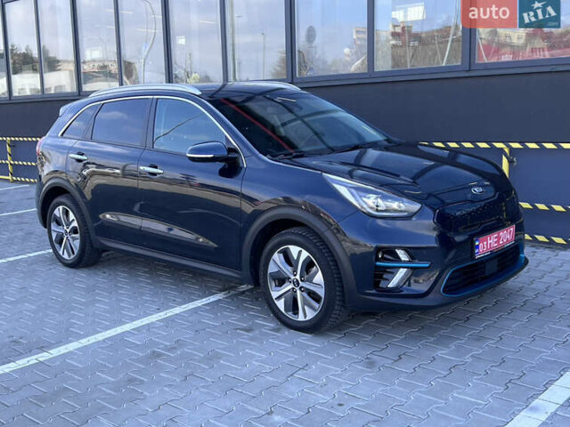 Синий Киа Niro, объемом двигателя 0 л и пробегом 126 тыс. км за 18548 $, фото 1 на Automoto.ua