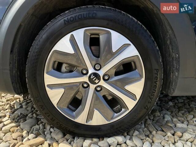 Синій Кіа Niro, об'ємом двигуна 0 л та пробігом 75 тис. км за 23900 $, фото 22 на Automoto.ua