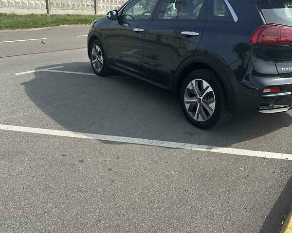 Синий Киа Niro, объемом двигателя 0 л и пробегом 155 тыс. км за 18500 $, фото 4 на Automoto.ua