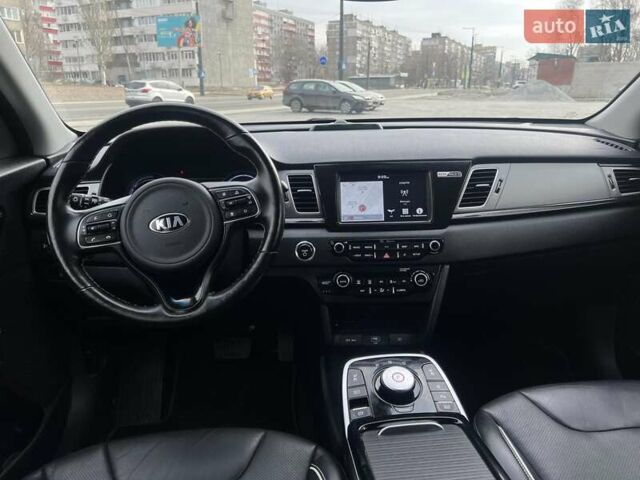 Синий Киа Niro, объемом двигателя 0 л и пробегом 89 тыс. км за 17500 $, фото 66 на Automoto.ua
