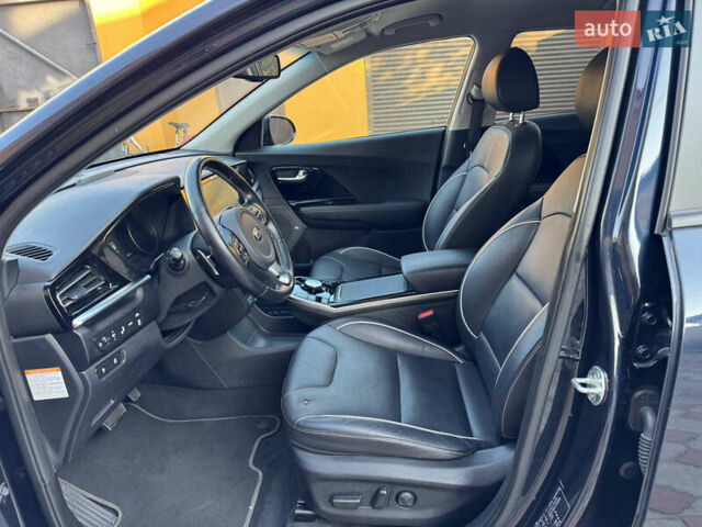 Синій Кіа Niro, об'ємом двигуна 0 л та пробігом 130 тис. км за 18199 $, фото 2 на Automoto.ua