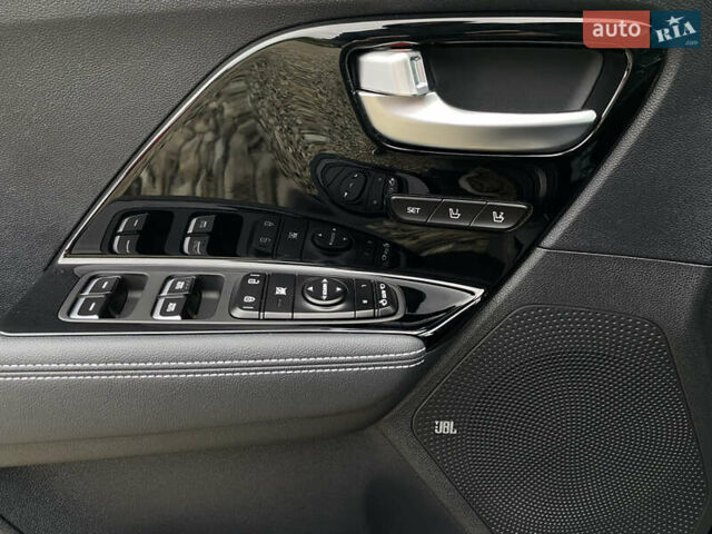 Синій Кіа Niro, об'ємом двигуна 0 л та пробігом 138 тис. км за 21200 $, фото 33 на Automoto.ua