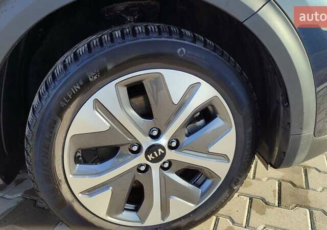 Синий Киа Niro, объемом двигателя 0 л и пробегом 104 тыс. км за 20800 $, фото 16 на Automoto.ua