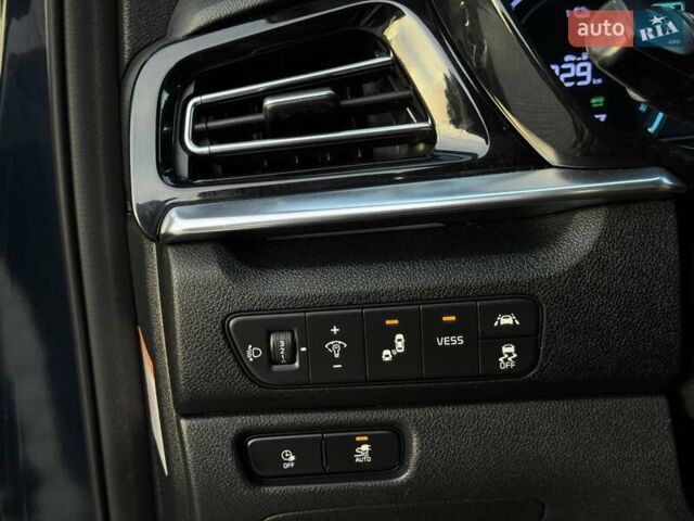 Синий Киа Niro, объемом двигателя 0 л и пробегом 90 тыс. км за 20800 $, фото 42 на Automoto.ua