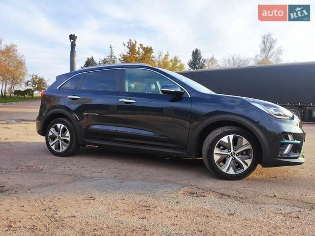 Синій Кіа Niro, об'ємом двигуна 0 л та пробігом 120 тис. км за 19890 $, фото 2 на Automoto.ua