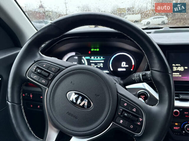 Синий Киа Niro, объемом двигателя 0 л и пробегом 125 тыс. км за 19600 $, фото 49 на Automoto.ua