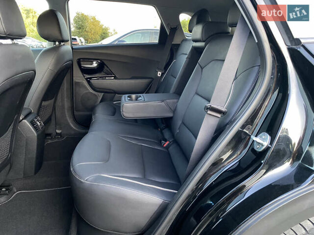 Синій Кіа Niro, об'ємом двигуна 0 л та пробігом 106 тис. км за 21900 $, фото 90 на Automoto.ua