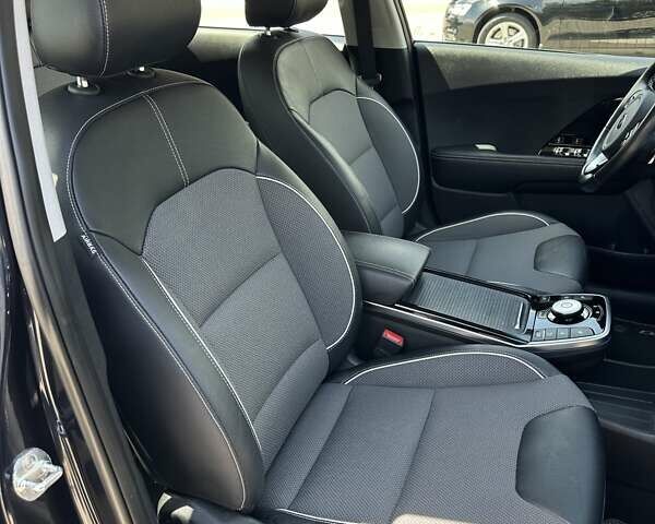 Синий Киа Niro, объемом двигателя 0 л и пробегом 100 тыс. км за 18850 $, фото 18 на Automoto.ua