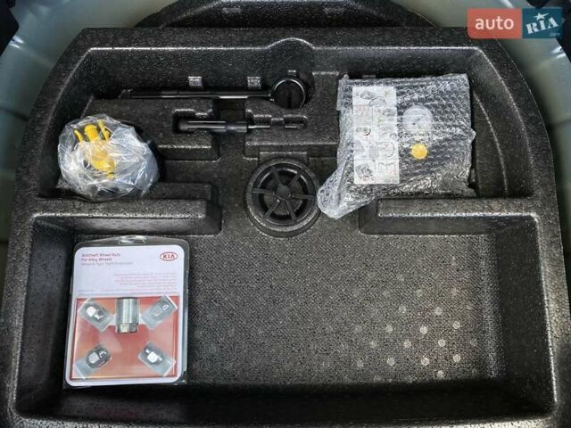 Синій Кіа Niro, об'ємом двигуна 0 л та пробігом 75 тис. км за 23900 $, фото 62 на Automoto.ua