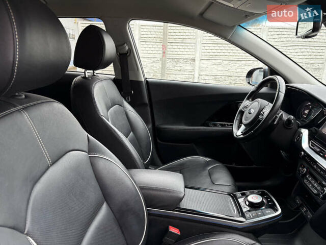 Синий Киа Niro, объемом двигателя 0 л и пробегом 115 тыс. км за 19900 $, фото 17 на Automoto.ua