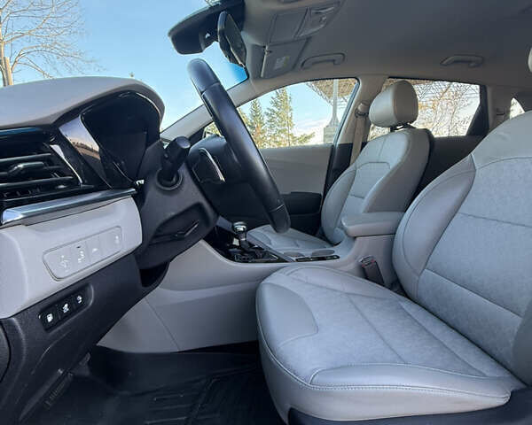 Синій Кіа Niro, об'ємом двигуна 1.58 л та пробігом 76 тис. км за 21300 $, фото 11 на Automoto.ua