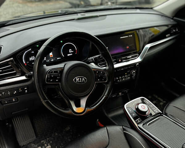 Синій Кіа Niro, об'ємом двигуна 0 л та пробігом 93 тис. км за 19999 $, фото 45 на Automoto.ua