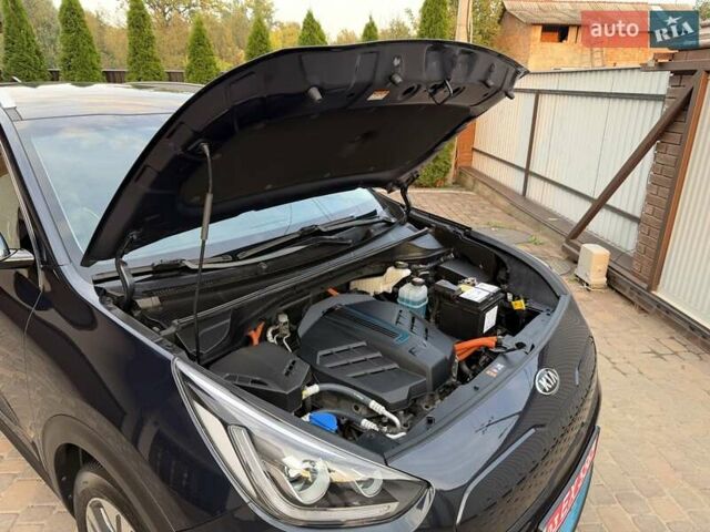 Синий Киа Niro, объемом двигателя 0 л и пробегом 129 тыс. км за 18800 $, фото 80 на Automoto.ua