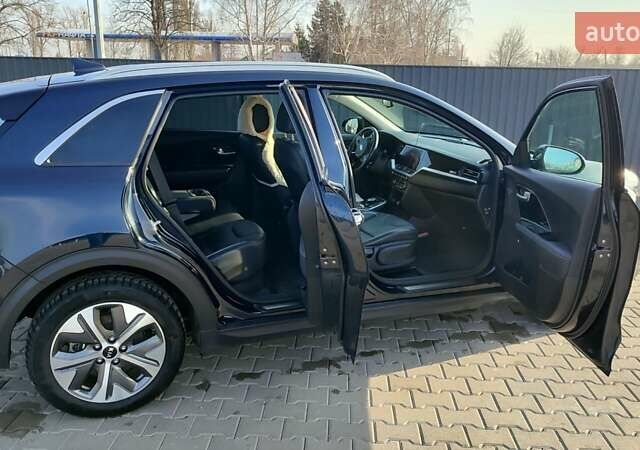 Синий Киа Niro, объемом двигателя 0 л и пробегом 104 тыс. км за 20800 $, фото 5 на Automoto.ua