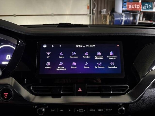 Синій Кіа Niro, об'ємом двигуна 0 л та пробігом 144 тис. км за 18799 $, фото 35 на Automoto.ua