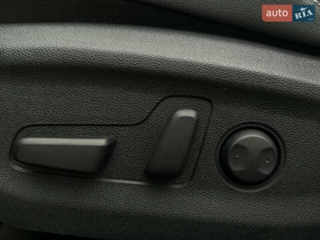 Синий Киа Niro, объемом двигателя 0 л и пробегом 117 тыс. км за 19900 $, фото 2 на Automoto.ua