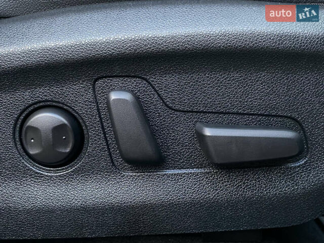 Синій Кіа Niro, об'ємом двигуна 0 л та пробігом 76 тис. км за 22900 $, фото 113 на Automoto.ua