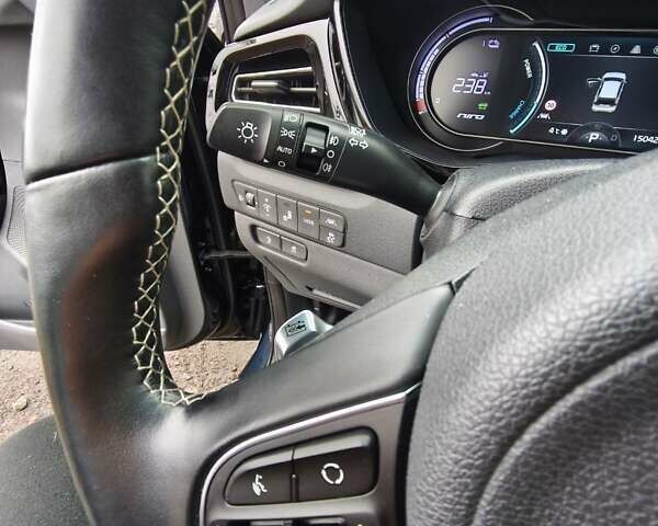 Синій Кіа Niro, об'ємом двигуна 0 л та пробігом 150 тис. км за 18000 $, фото 24 на Automoto.ua