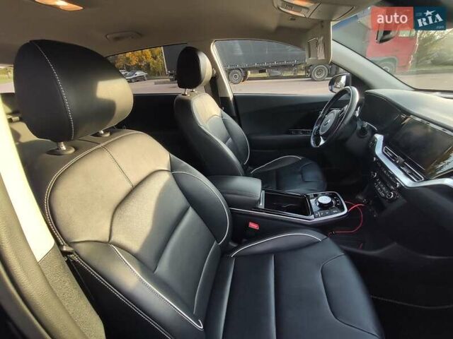 Синій Кіа Niro, об'ємом двигуна 0 л та пробігом 120 тис. км за 19890 $, фото 18 на Automoto.ua
