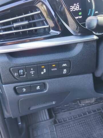 Киа Niro 2020 в Городке на Automoto.ua Синий Киа Niro, объемом двигателя 0 л и пробегом 135 тыс. км за 19856 $, фото 45 на Automoto.ua