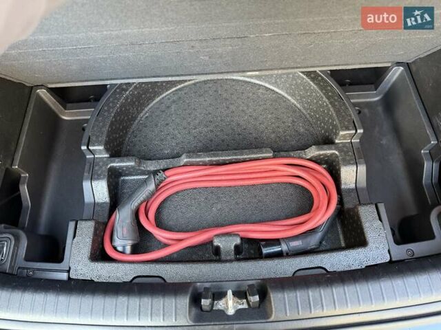 Синий Киа Niro, объемом двигателя 0 л и пробегом 78 тыс. км за 20950 $, фото 115 на Automoto.ua