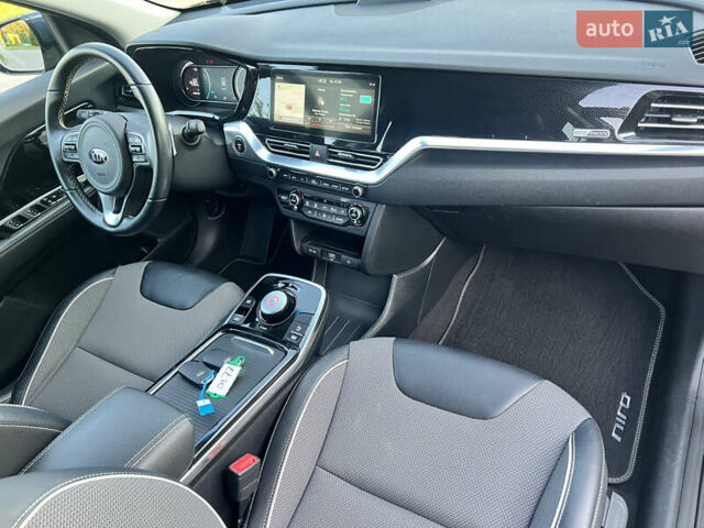 Синій Кіа Niro, об'ємом двигуна 0 л та пробігом 112 тис. км за 19500 $, фото 42 на Automoto.ua