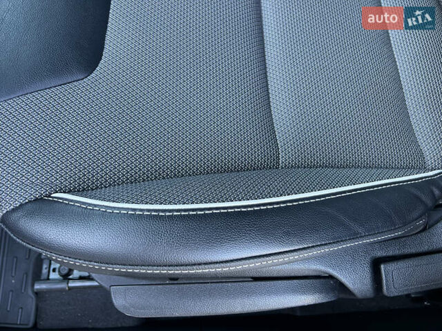 Синій Кіа Niro, об'ємом двигуна 0 л та пробігом 99 тис. км за 19300 $, фото 10 на Automoto.ua