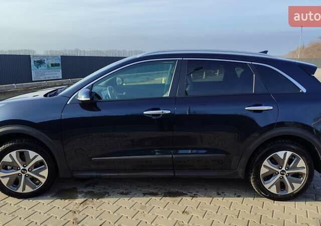 Синий Киа Niro, объемом двигателя 0 л и пробегом 104 тыс. км за 20800 $, фото 2 на Automoto.ua